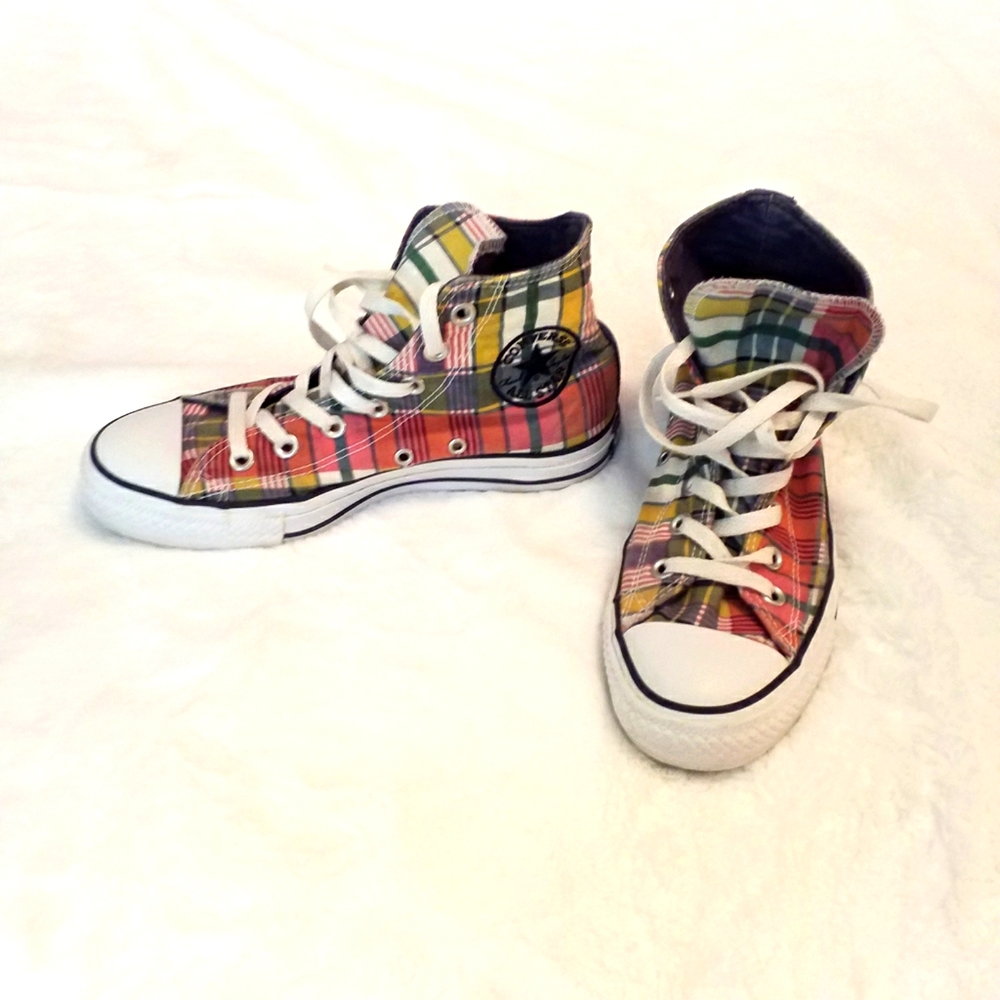 Converse hightop plaid shoes size 7 woman